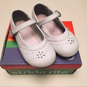 Stride Rite size 7w Camila Mary Janes